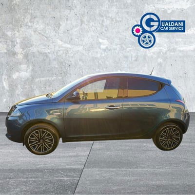 Lancia Ypsilon 1.0 FireFly 5 porte S&S Hybrid Ecochic Gold usata