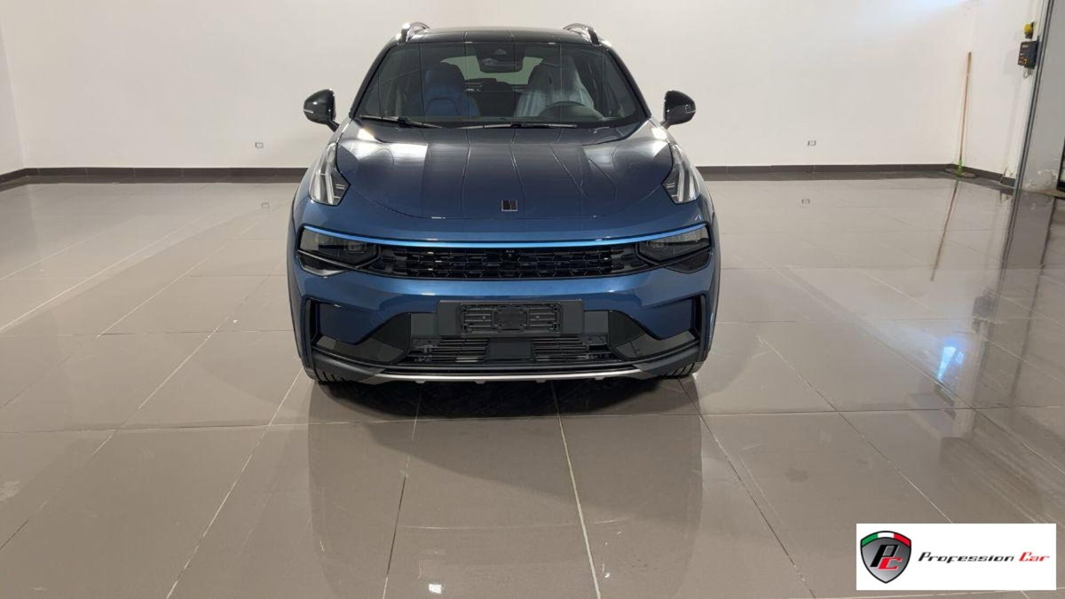 Lynk & Co 01 01 1.5 td phev (2)