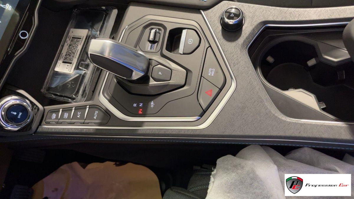 Lynk & Co 01 01 1.5 td phev (20)