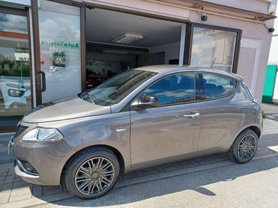 Lancia Ypsilon 1.0 FireFly 5 porte S&S Hybrid Gold Plus usata