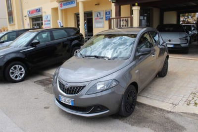 Lancia Ypsilon 1.0 FireFly 5 porte S&S Hybrid Silver Plus usata