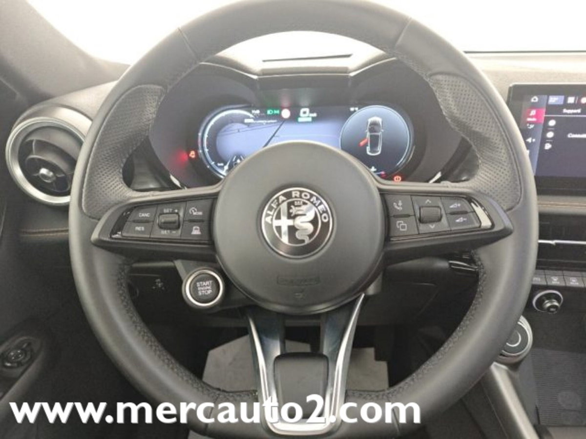 Alfa Romeo Tonale 1.5 hybrid Tributo Italiano 160cv tct7 (16)