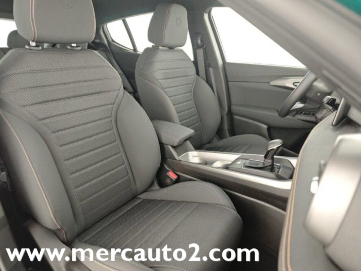 Alfa Romeo Tonale 1.5 hybrid Tributo Italiano 160cv tct7 (8)