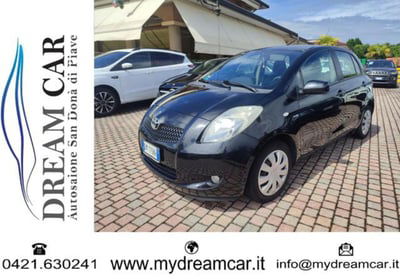 Toyota Yaris 1.D-4D 5 porte Sol usata