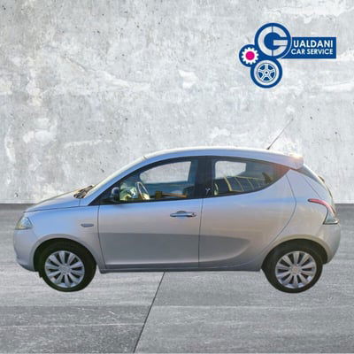 Lancia Ypsilon 1.2 69 CV 5 porte Silver usata