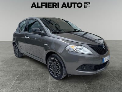 Lancia Ypsilon 1.0 FireFly 5 porte S&S Hybrid Silver Plus usata