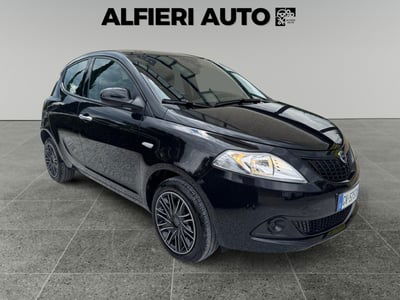 Lancia Ypsilon 1.0 FireFly 5 porte S&S Hybrid Silver Plus usata