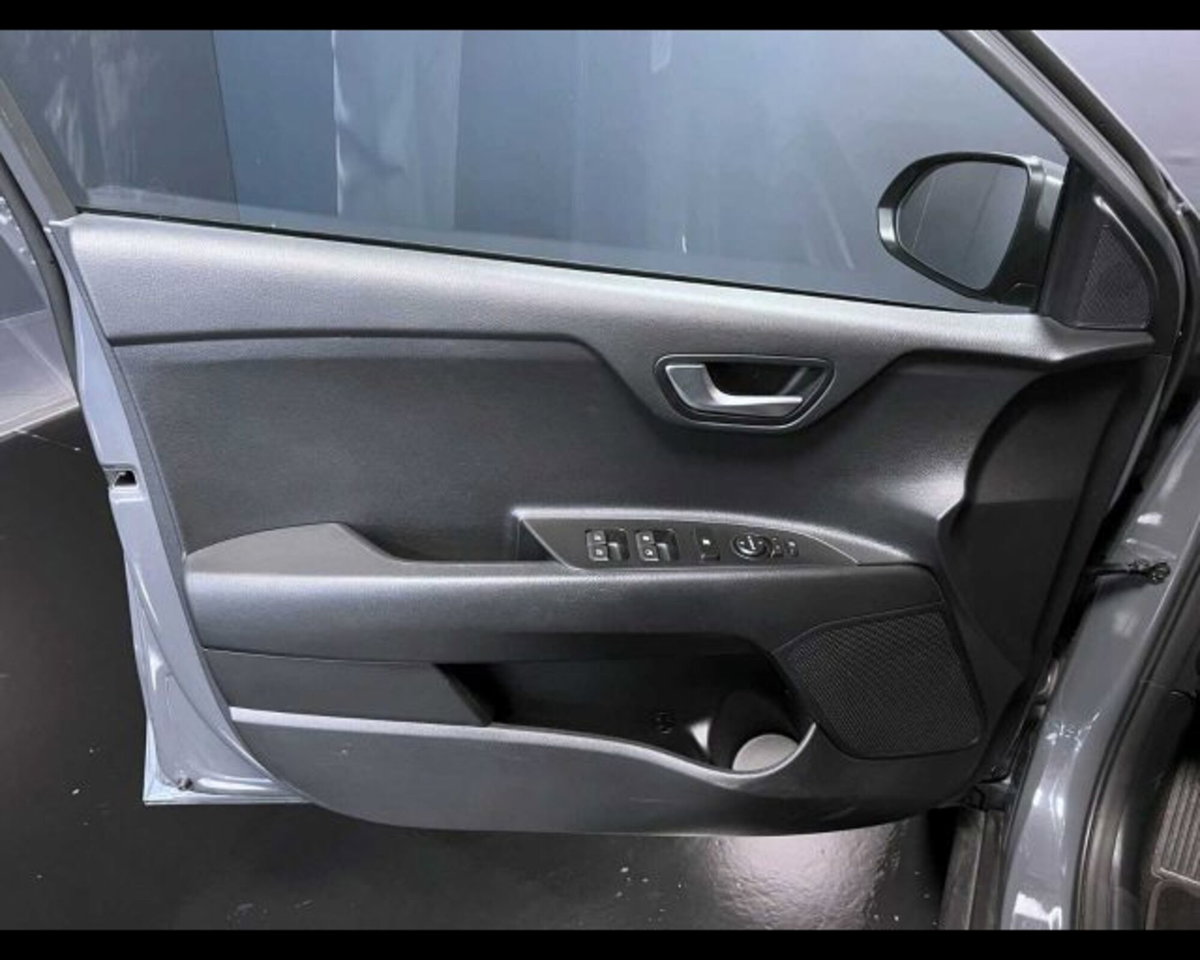 Kia Stonic 1.0 T-GDi 100 CV MHEV MT Style (11)