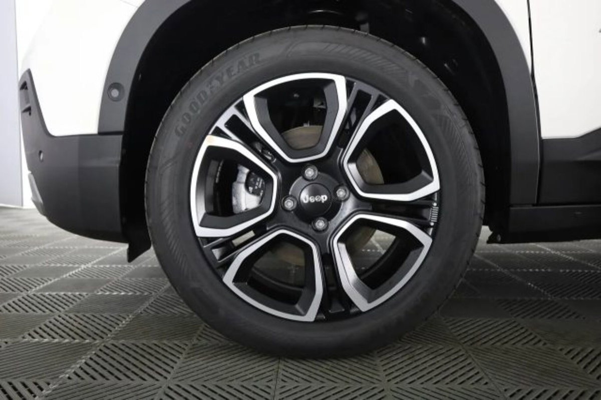 Jeep Avenger 1.2 turbo Summit fwd 100cv (5)