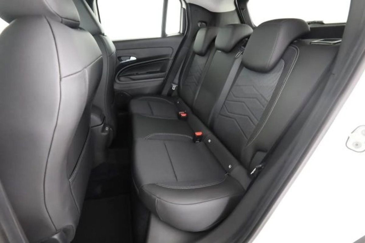 Jeep Avenger 1.2 turbo Summit fwd 100cv (7)