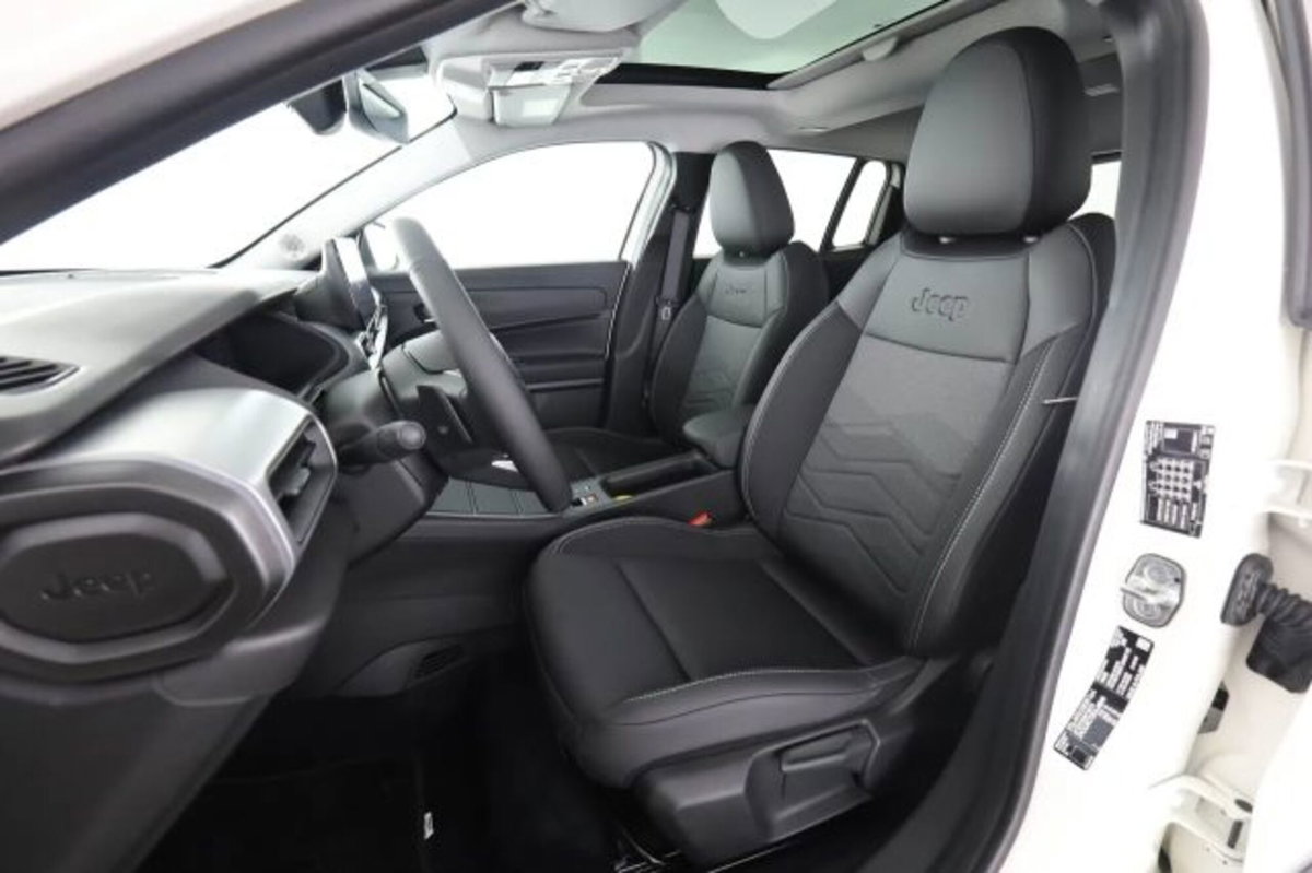 Jeep Avenger 1.2 turbo Summit fwd 100cv (8)