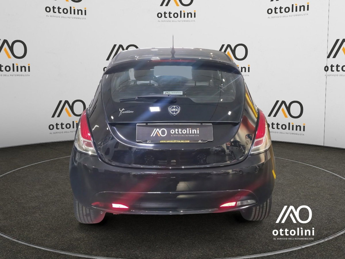 Lancia Ypsilon 1.2 69 CV 5 porte Gold (5)