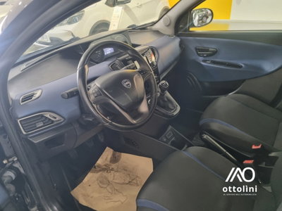 Lancia Ypsilon 1.2 69 CV 5 porte Gold (6)