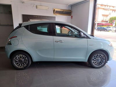 Lancia Ypsilon 1.0 FireFly 5 porte S&S Hybrid Gold Plus usata