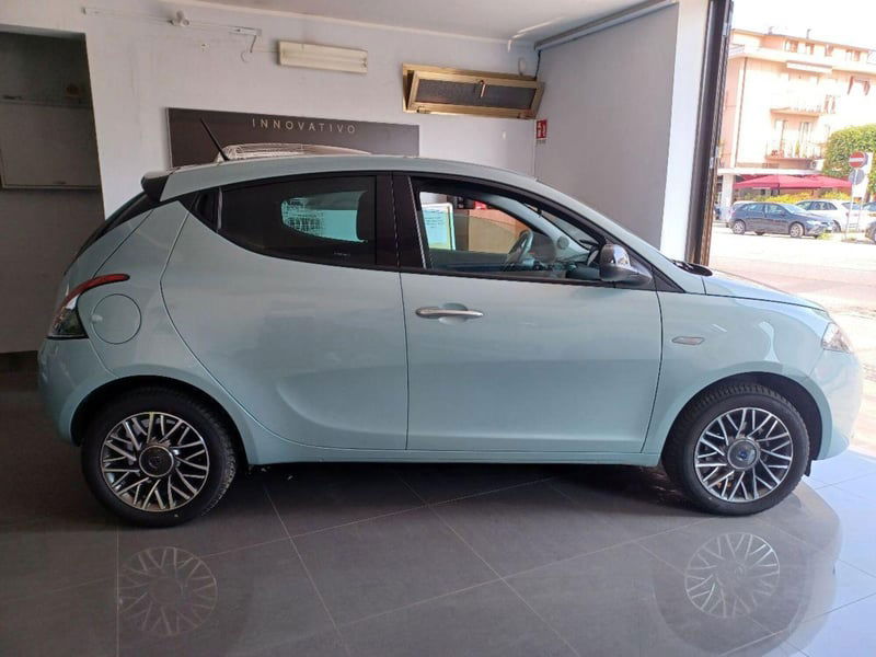 Lancia Ypsilon 1.0 FireFly 5 porte S&S Hybrid Gold Plus