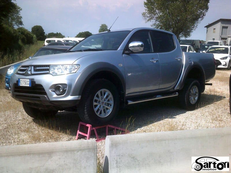 Mitsubishi L200 2.5 DI-D/136CV DC Invite DPF