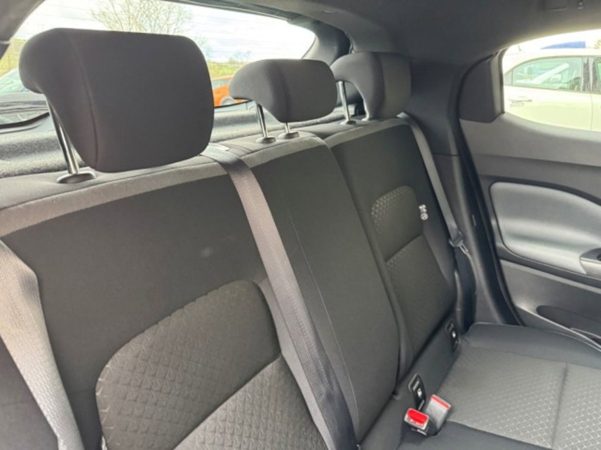 Nissan Juke 1.0 dig-t N-Connecta 114cv (18)