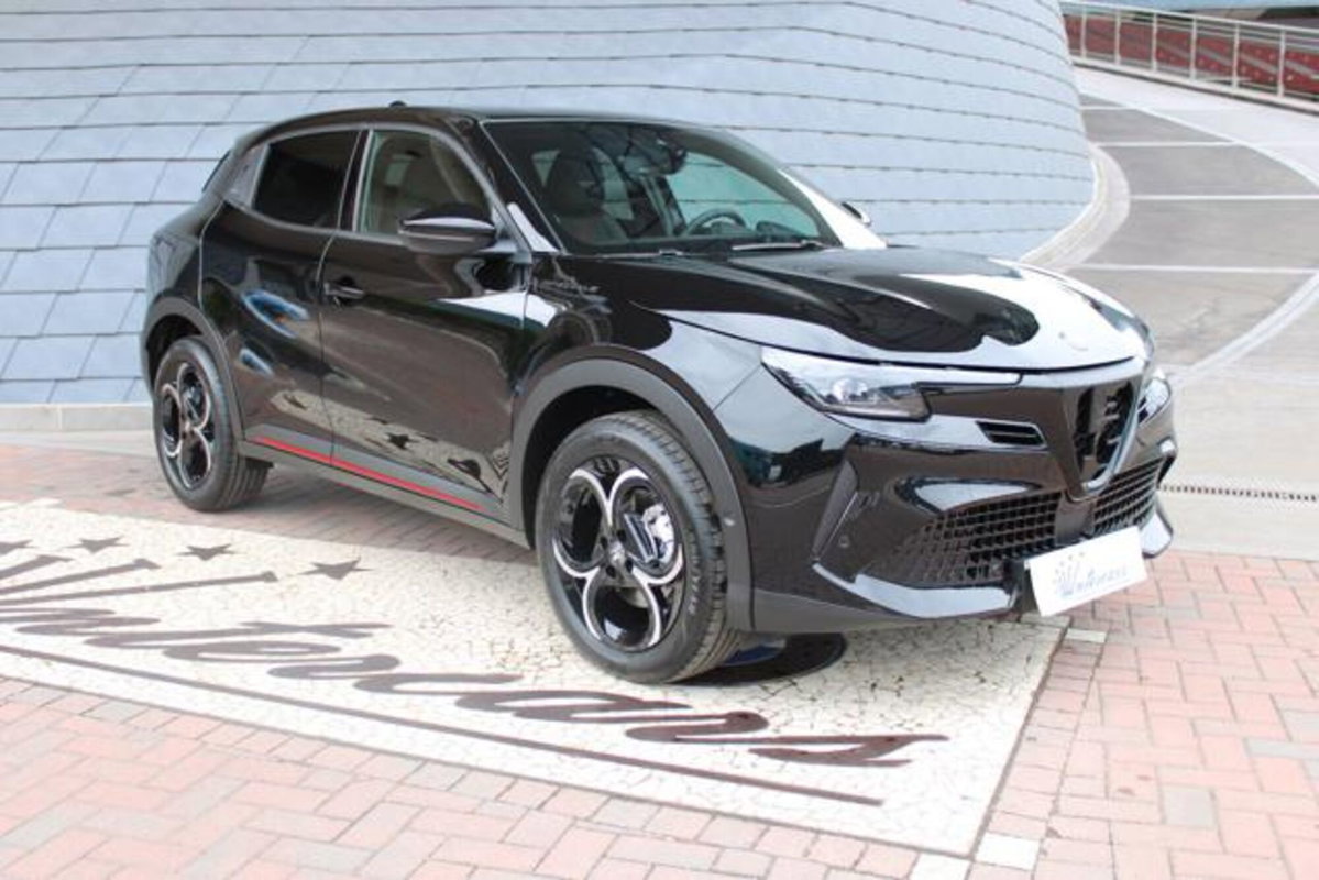 Alfa Romeo Junior 1.2 ibrida Speciale 145cv edct6
