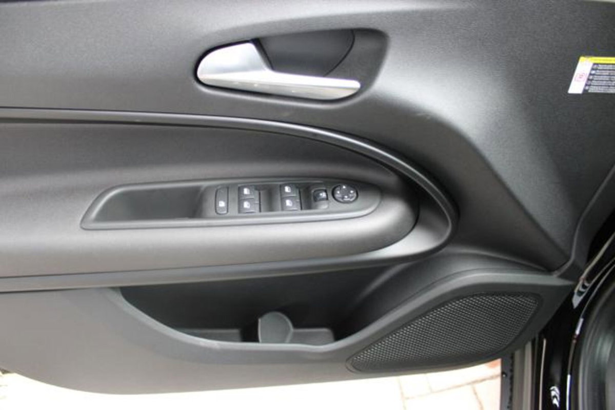 Alfa Romeo Junior 1.2 ibrida Speciale 145cv edct6 (10)