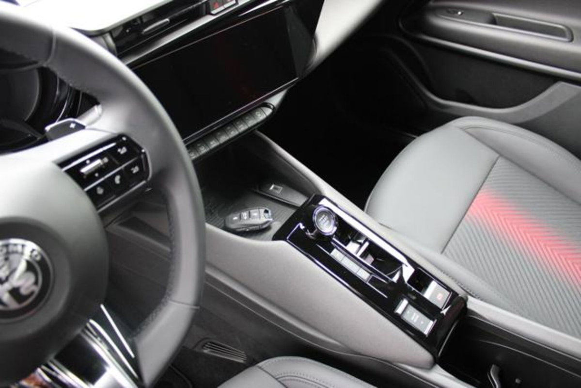 Alfa Romeo Junior 1.2 ibrida Speciale 145cv edct6 (13)