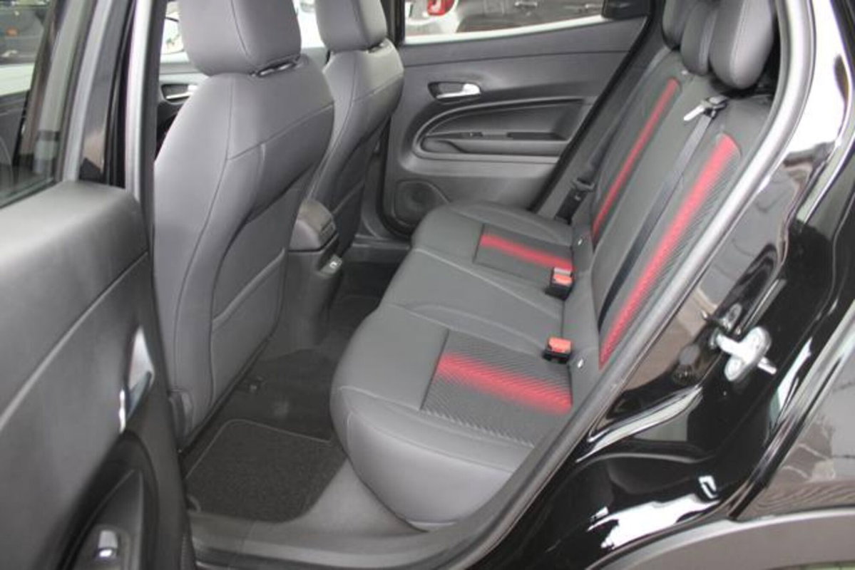 Alfa Romeo Junior 1.2 ibrida Speciale 145cv edct6 (14)
