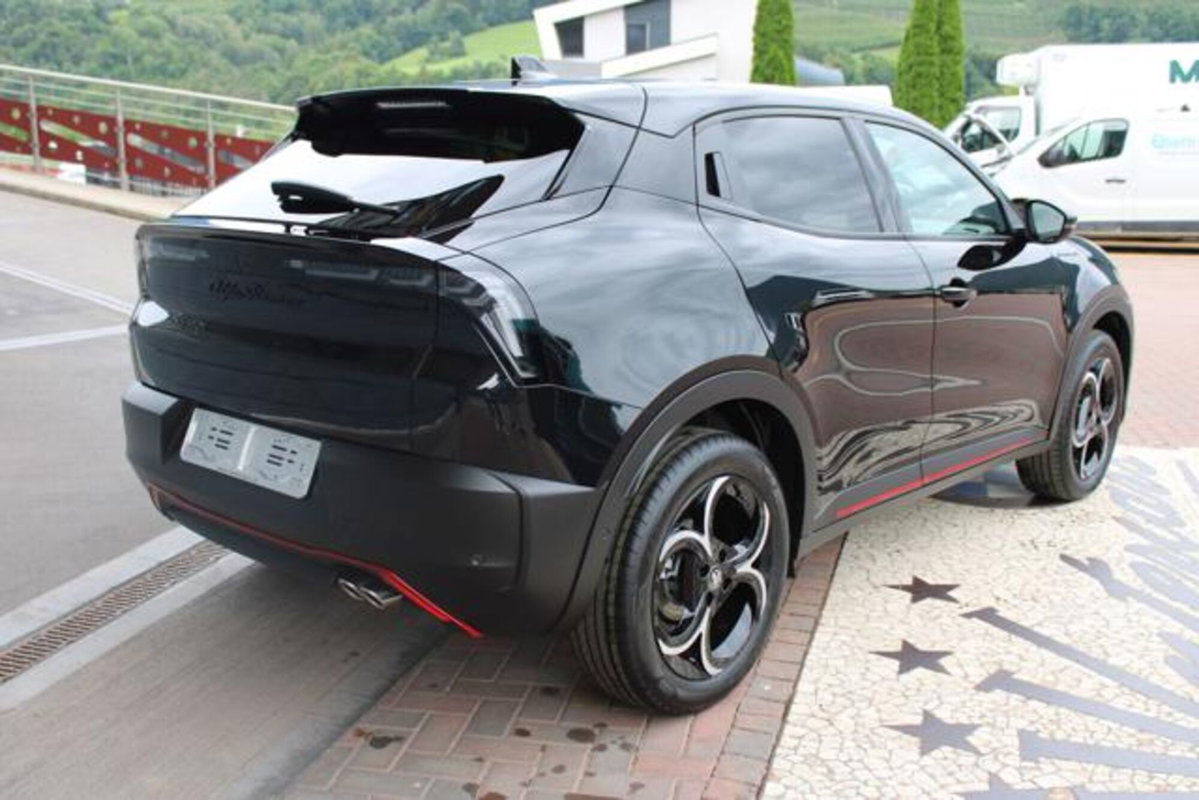 Alfa Romeo Junior 1.2 ibrida Speciale 145cv edct6 (7)
