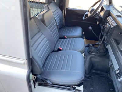 Land Rover Defender 90 2.5 Td5 Soft-Top (11)