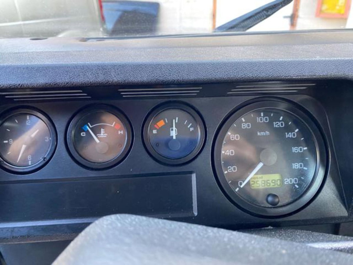 Land Rover Defender 90 2.5 Td5 Soft-Top (15)