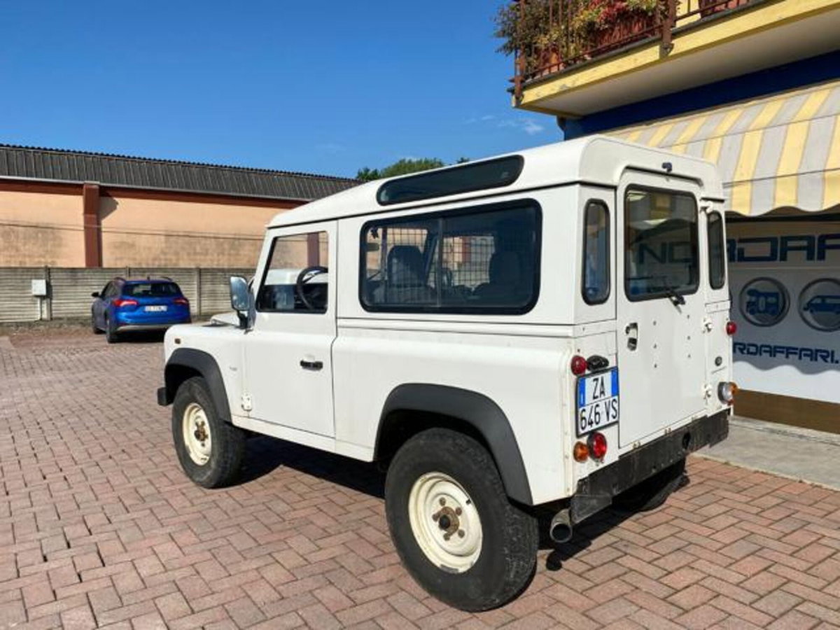 Land Rover Defender 90 2.5 Td5 Soft-Top (2)