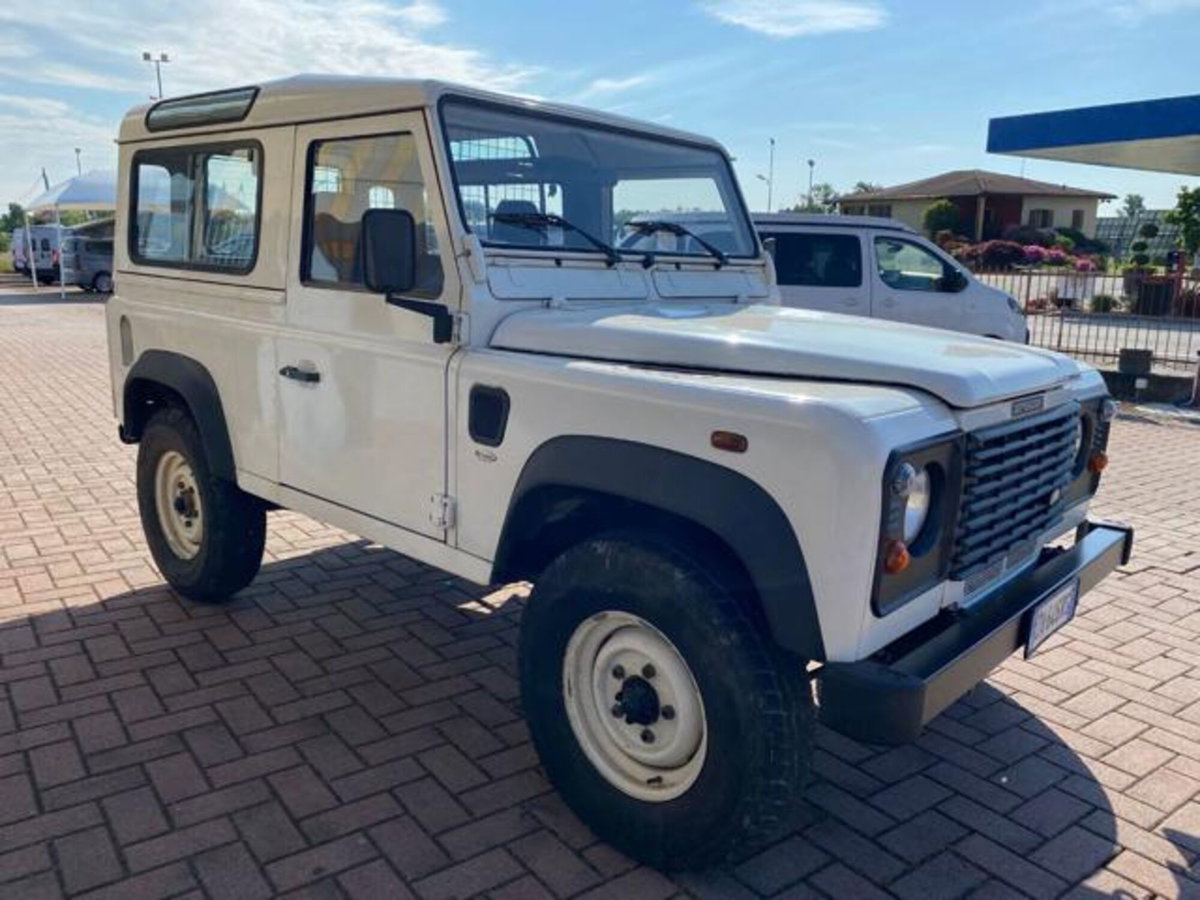 Land Rover Defender 90 2.5 Td5 Soft-Top (4)