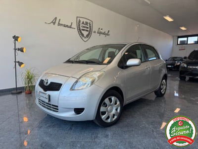 Toyota Yaris 1.0 5 porte Now usata