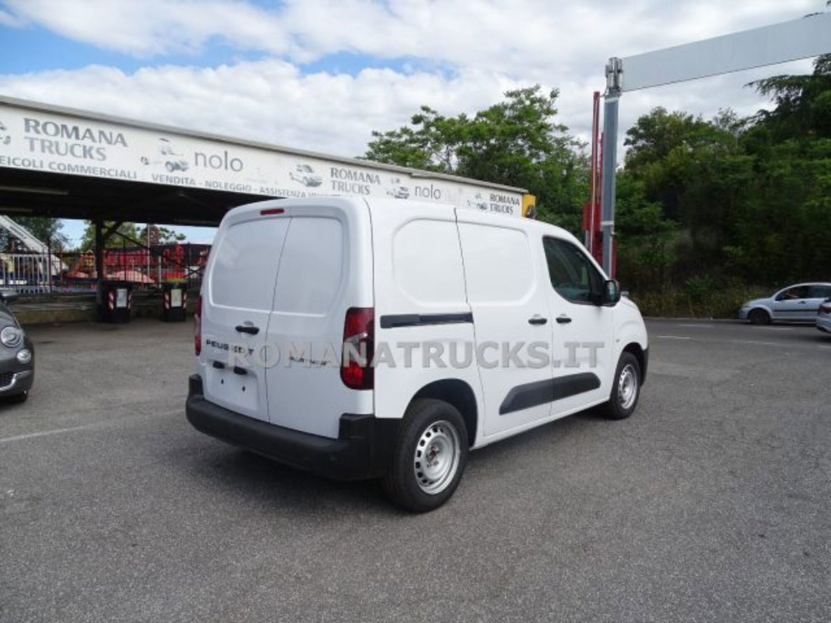 Peugeot Partner Furgone XL 1.5 diesel 100cv S&S (9)