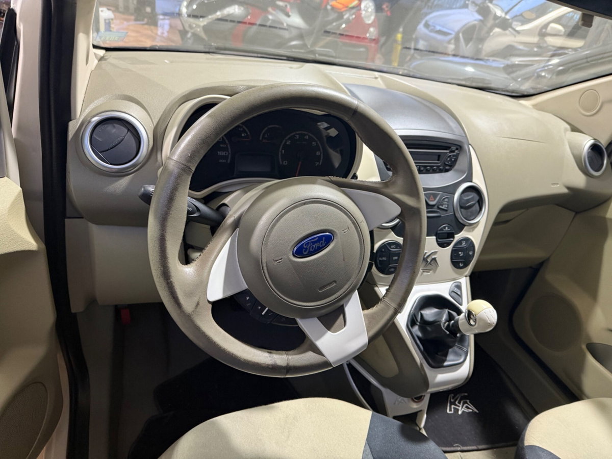 Ford Ka 1.3 TDCi 75CV Titanium cDPF (5)