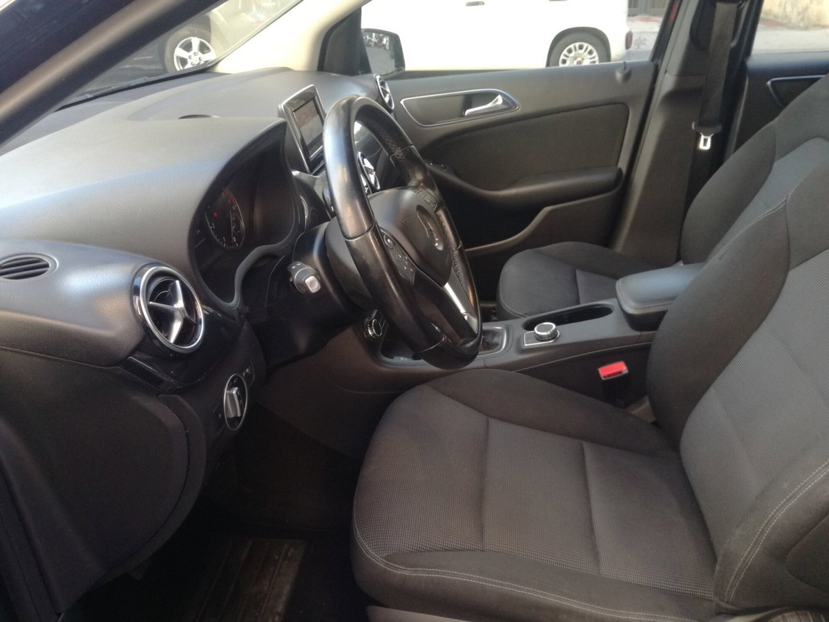 Mercedes-Benz Classe B 180 CDI BlueEFFICIENCY Executive (14)