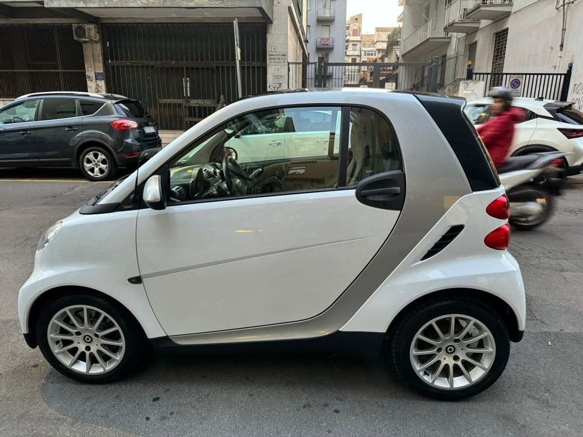 smart Fortwo 800 40 kW coupé passion cdi (10)