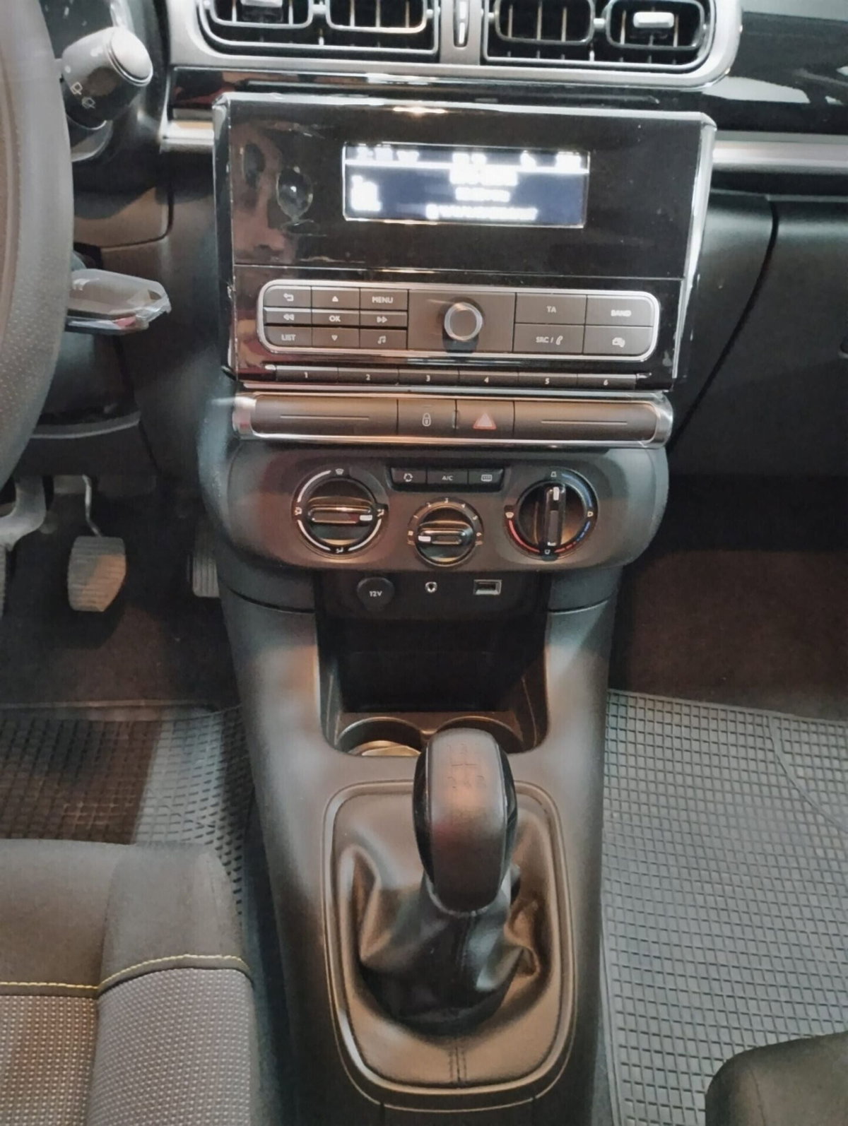 Citroen C3 BlueHDi 75 S&S Shine (11)