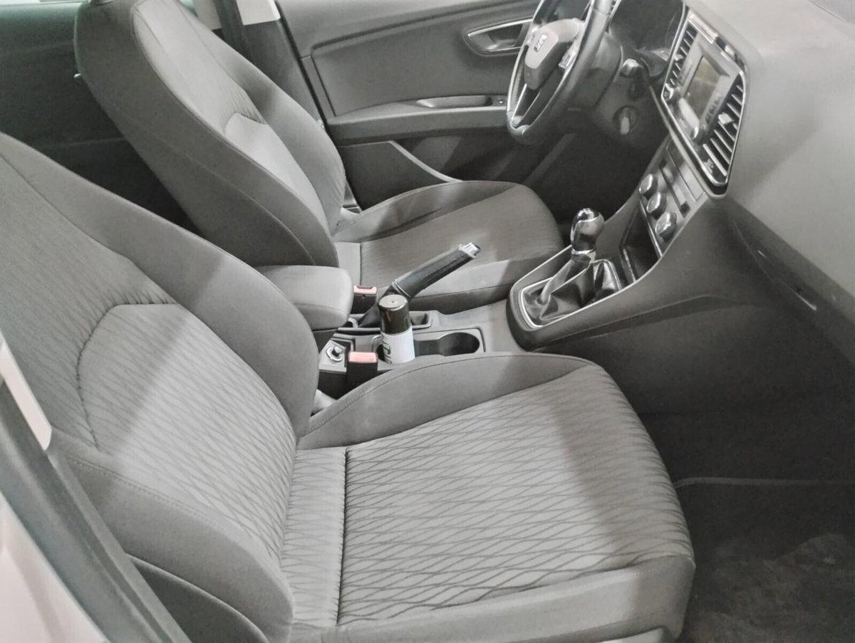 SEAT Leon 1.6 TDI 105 CV 5p. Style (13)