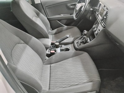 SEAT Leon 1.6 TDI 105 CV 5p. Style (13)