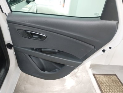 SEAT Leon 1.6 TDI 105 CV 5p. Style (16)