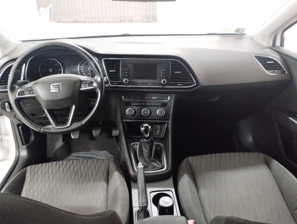SEAT Leon 1.6 TDI 105 CV 5p. Style (17)