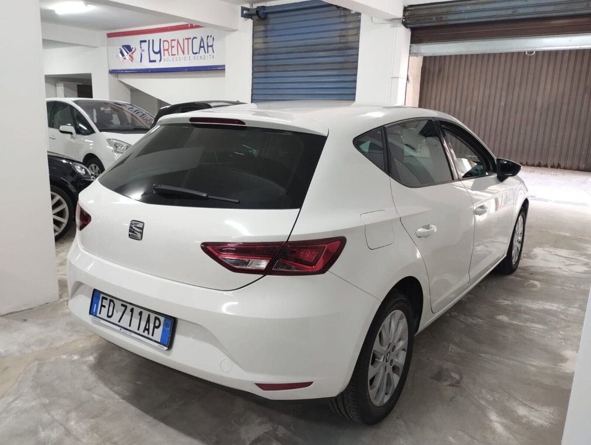 SEAT Leon 1.6 TDI 105 CV 5p. Style (3)