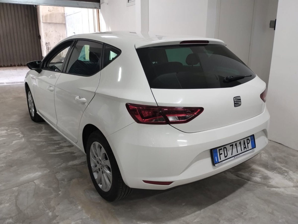 SEAT Leon 1.6 TDI 105 CV 5p. Style (5)