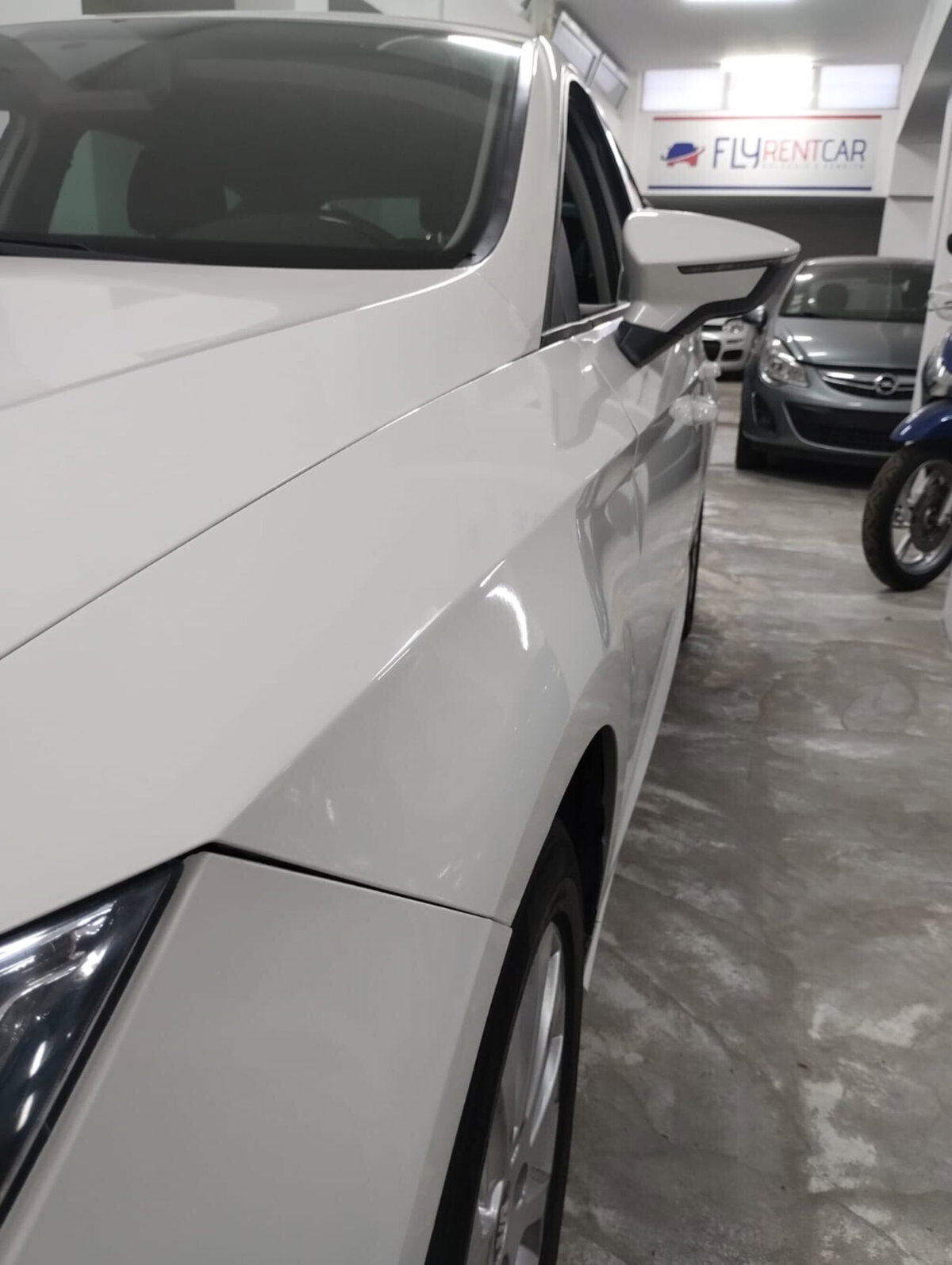 SEAT Leon 1.6 TDI 105 CV 5p. Style (6)