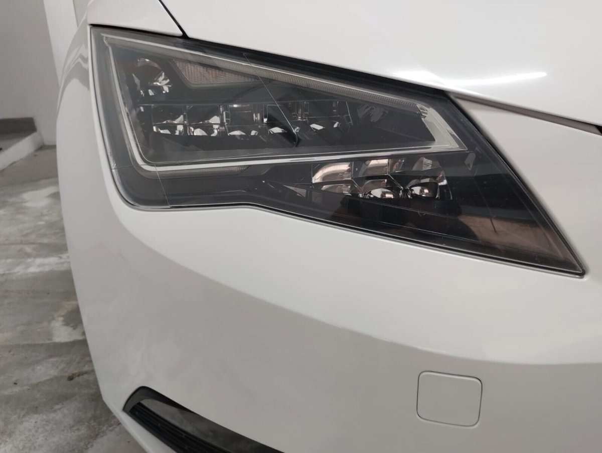 SEAT Leon 1.6 TDI 105 CV 5p. Style (2)