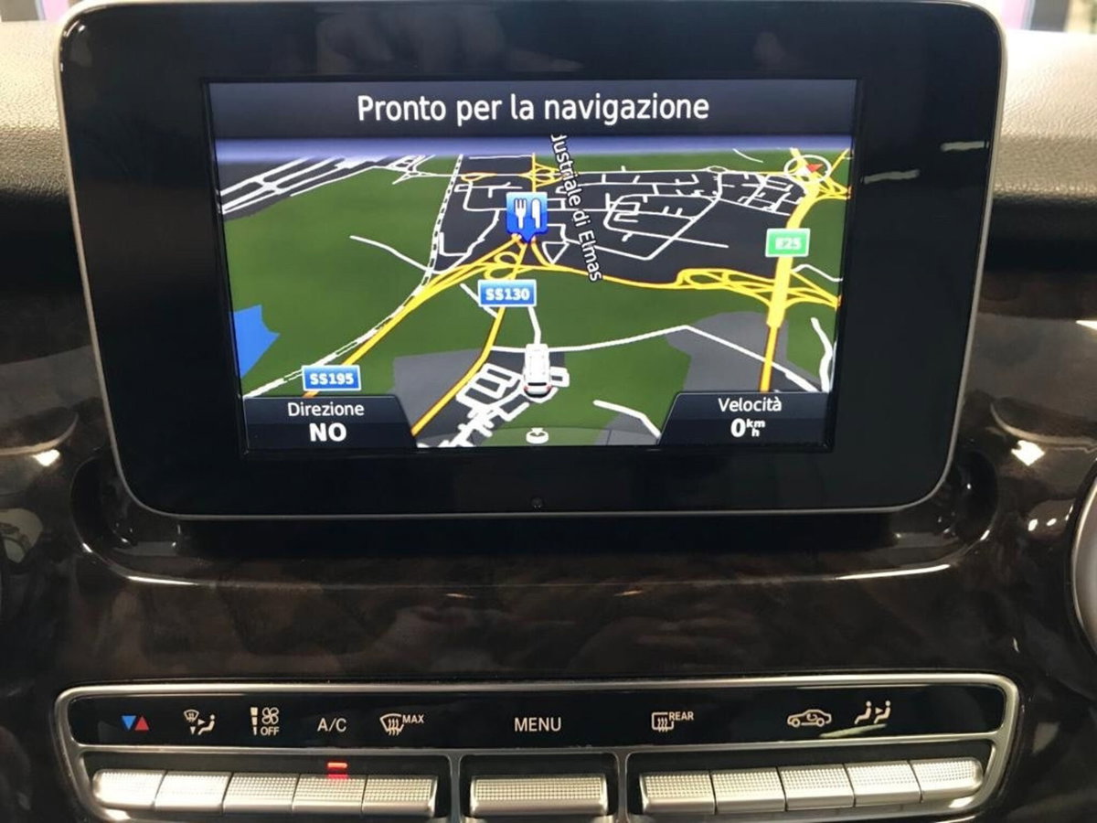 Mercedes-Benz Classe V 220 d Premium Long (14)
