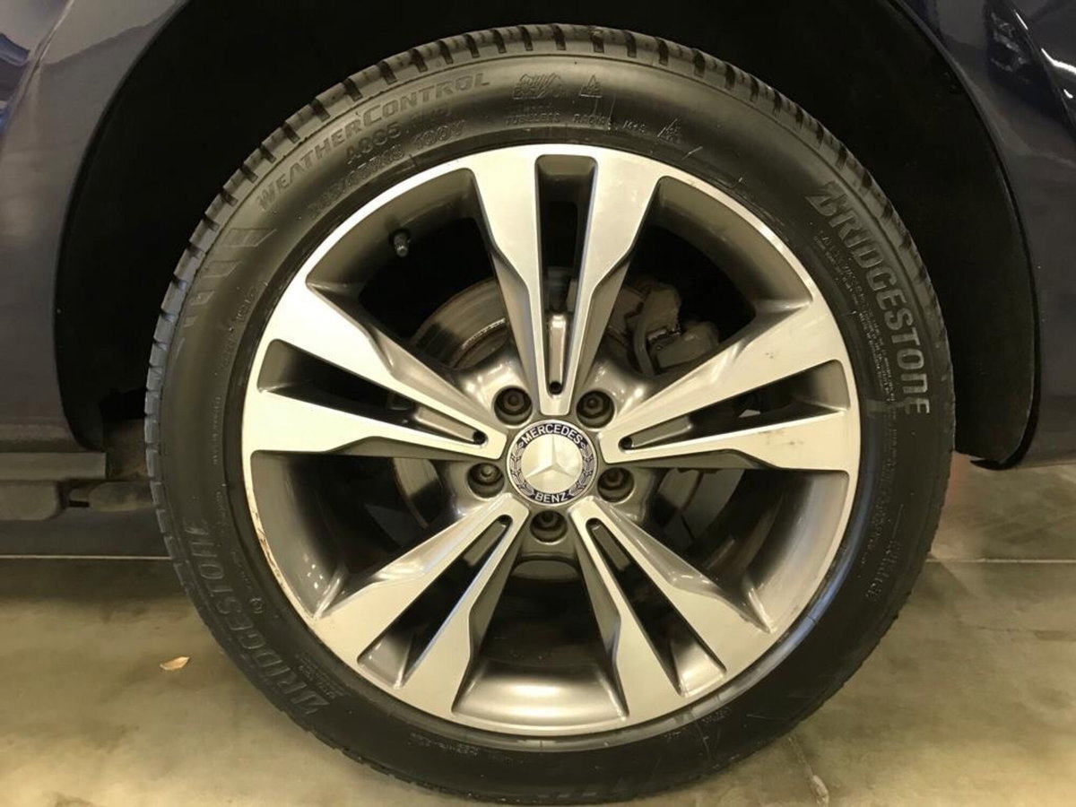 Mercedes-Benz Classe V 220 d Premium Long (17)