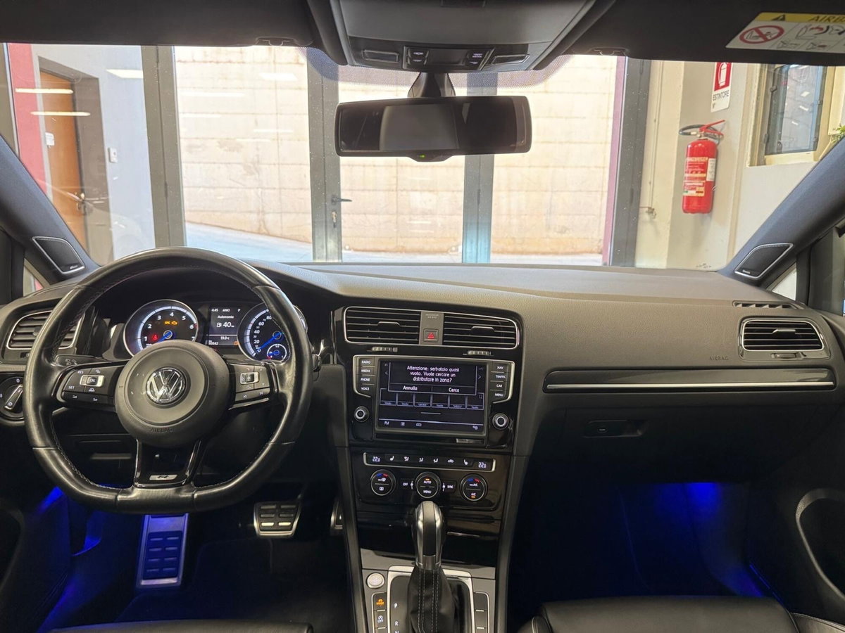 Volkswagen Golf R 2.0 DSG 5p. (10)