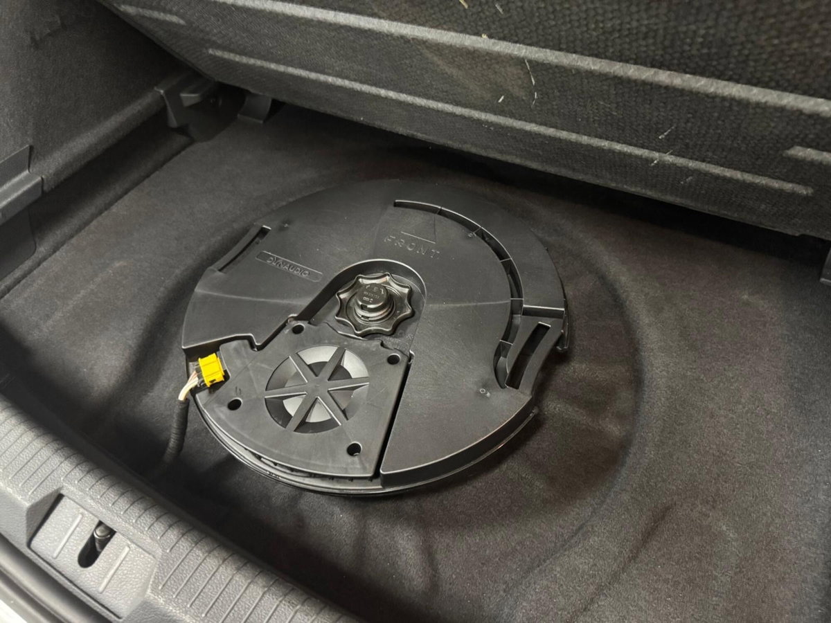Volkswagen Golf R 2.0 DSG 5p. (16)