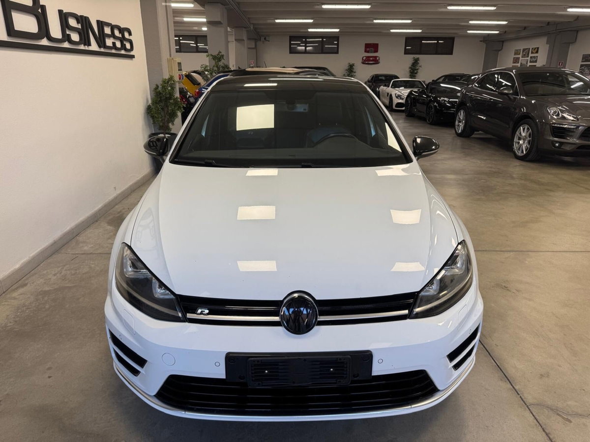 Volkswagen Golf R 2.0 DSG 5p. (2)