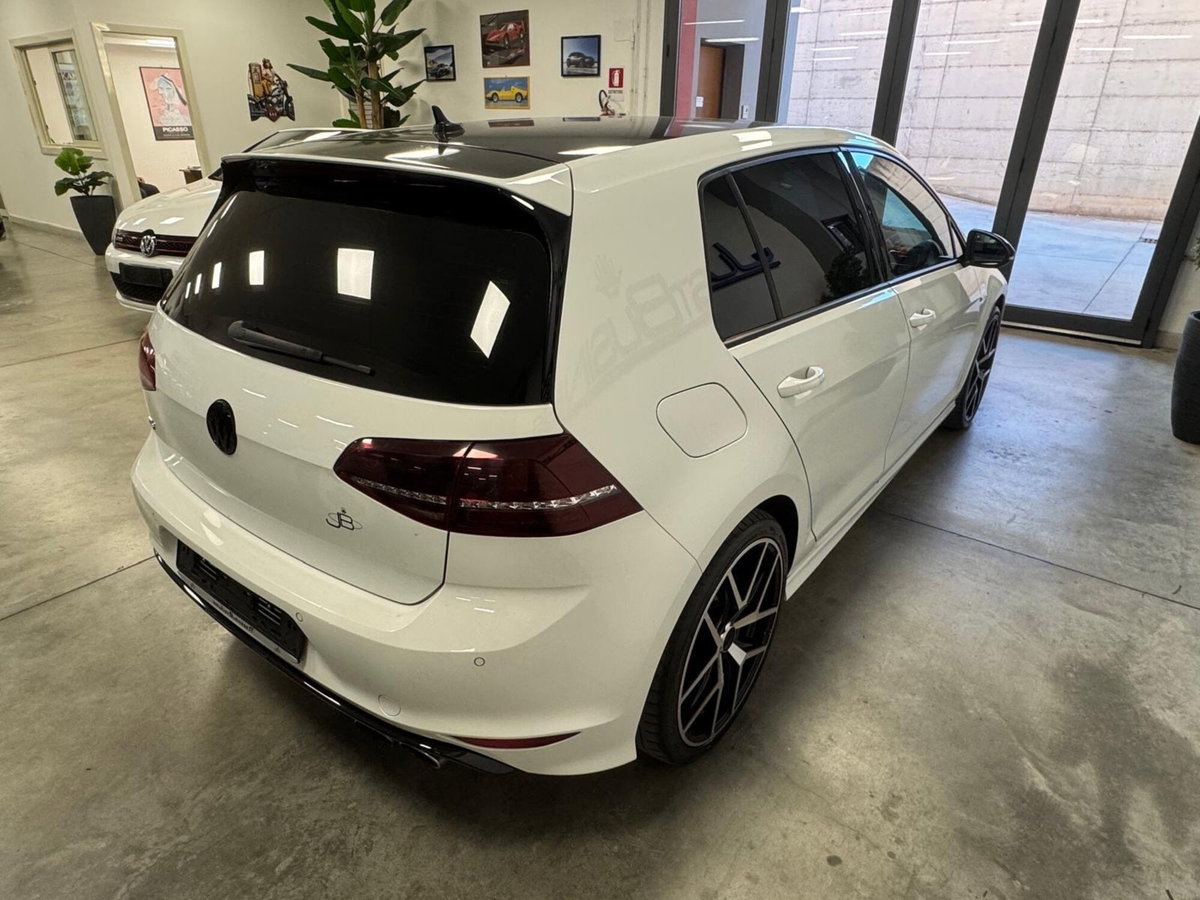 Volkswagen Golf R 2.0 DSG 5p. (4)
